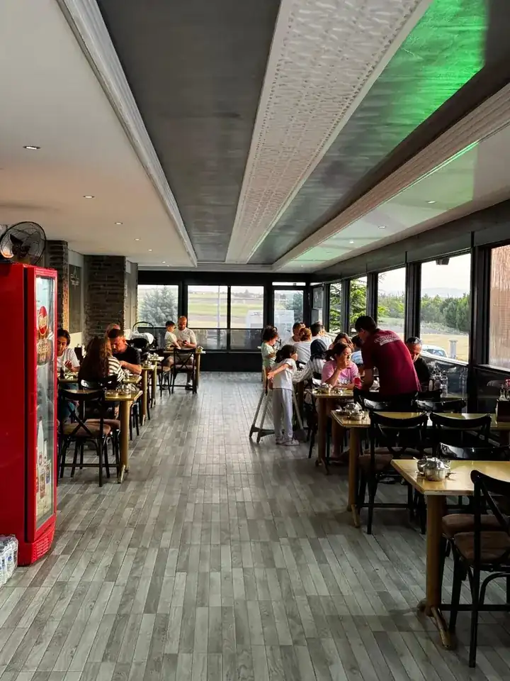 Ayhan Usta aile dostu restoran salonu