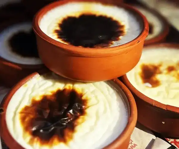Fırın sütlaç geleneksel tatlı